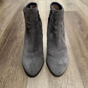Vionic Whitney Grey Suede Ankle Booties Stretch Back Block Heel Side Zip Size 7